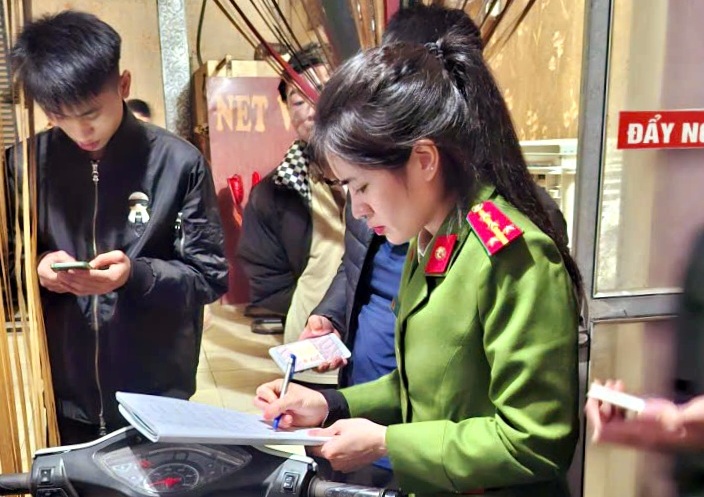Phụ nữ Công an xã Mao Điền thi đua “Ba nhất”, xây dựng hình ảnh đẹp trong lòng Nhân dân